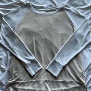 gap long sleeve loose fitting top, medium, white and tan